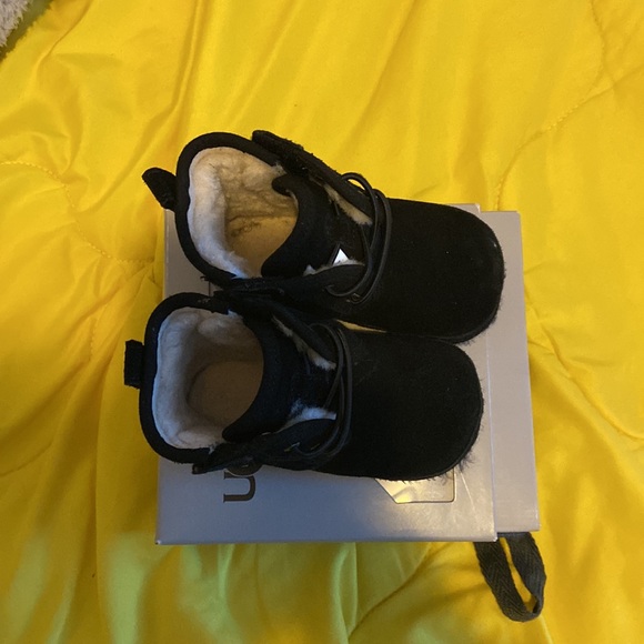 Baby Shoes - Picture 2 of 3